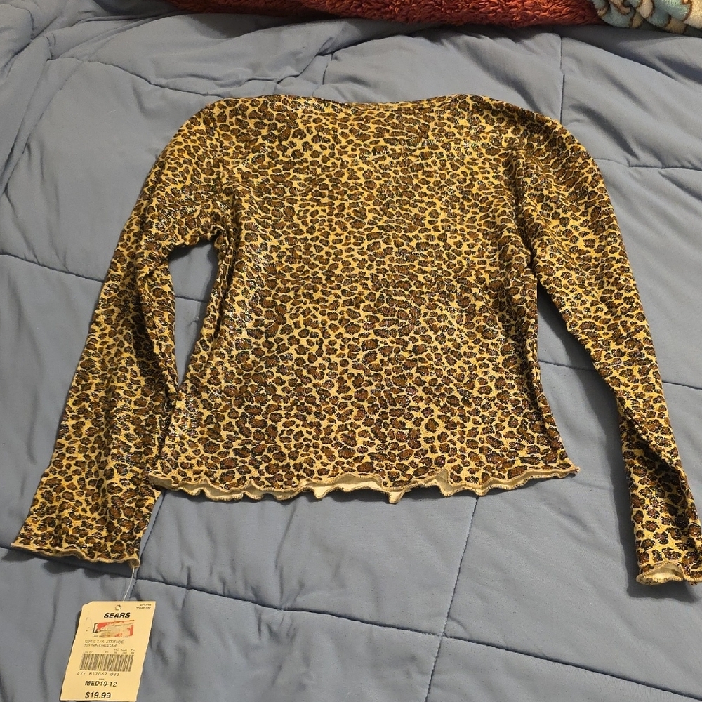 Leopard Print Ruffle Hem Top - Picture 8 of 8